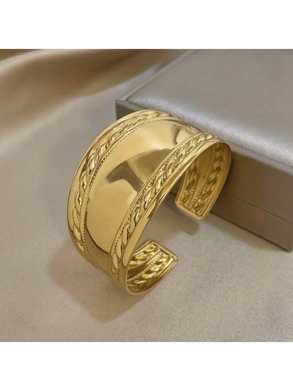 Luxury Elegant Twisted Wide Curved Stainless Steel Open Bracelet Bangle